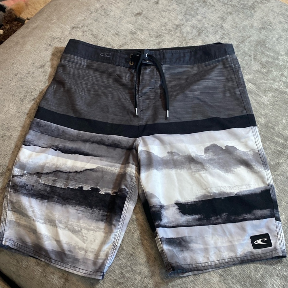 O’Neill Black/White/Gray 10 inch Board Shorts size 32 {1036}